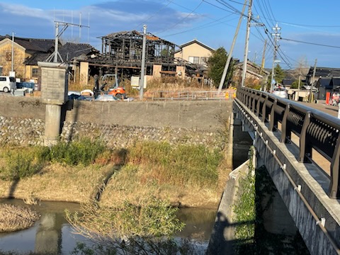 森本大橋から現地